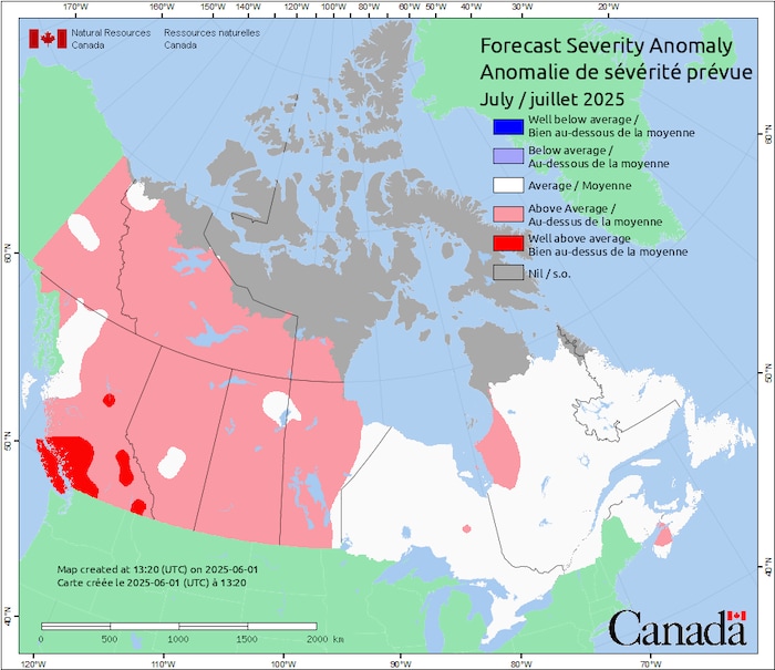 Une carte du Canada indiquant par différentes couleurs les prévisions de sévérité des feux de forêt.
