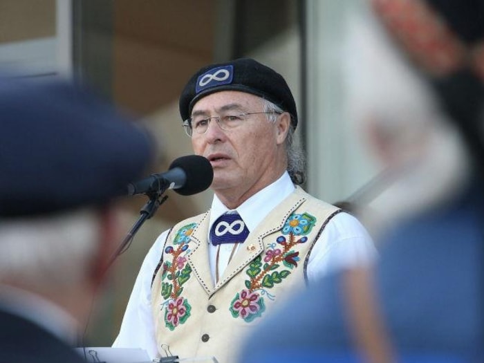 Le président du Ralliement national des Métis, Clem Chartier