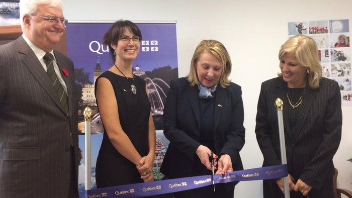 Inauguration officielle du Bureau du Québec à La Havane, en octobre 2017. Myriam Paquette-Côté apparaît à la gauche de la ministre des Relations internationales et de la Francophonie, Christine St-Pierre.