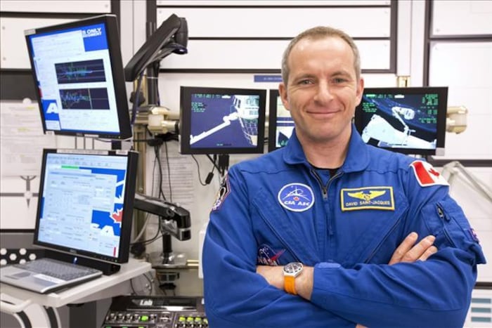L'astronaute David Saint-Jacques lors d'une formation robotique à l'Agence spatiale canadienne en mars 2014