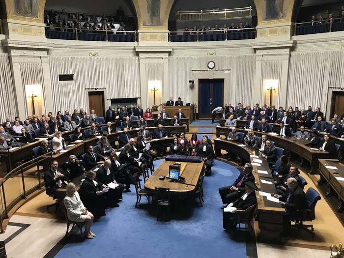 Les députés de l'Assemblée législative du Manitoba sont réunis pour le discours du Trône.