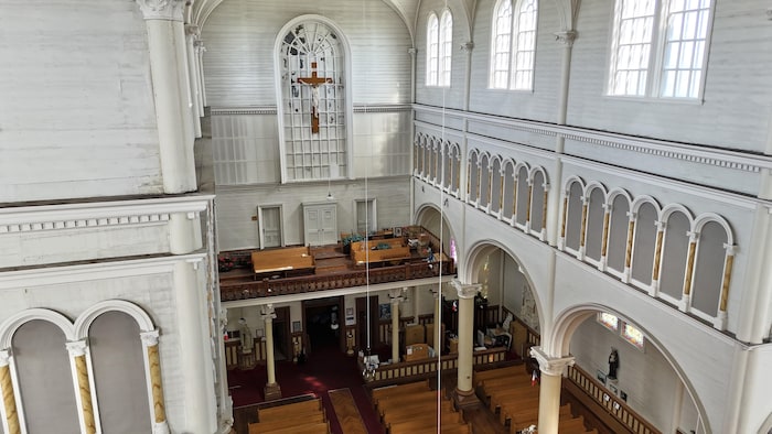 L'intérieur de l'église Sainte-Marie vue de haut.