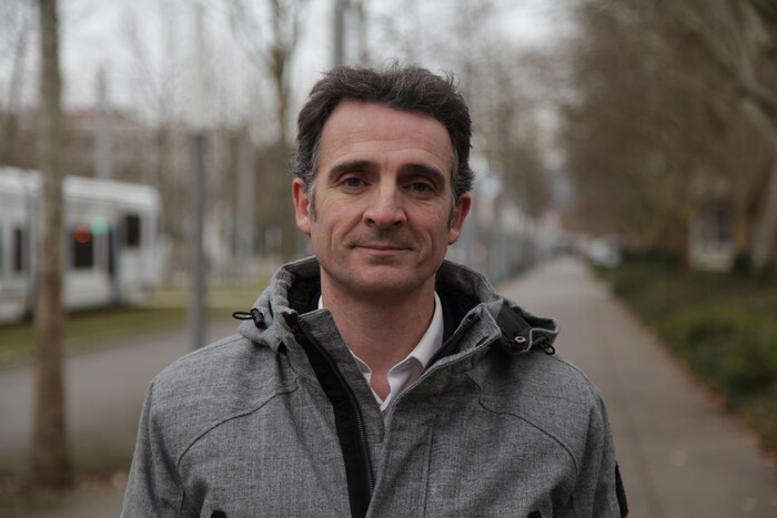 En gagnant la course à la mairie de Grenoble en 2014, Éric Piolle est devenu le premier écologiste élu à la tête d'une ville de plus de 100 000 habitants en France.