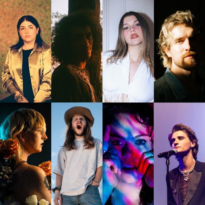 Des artistes côte à côte.