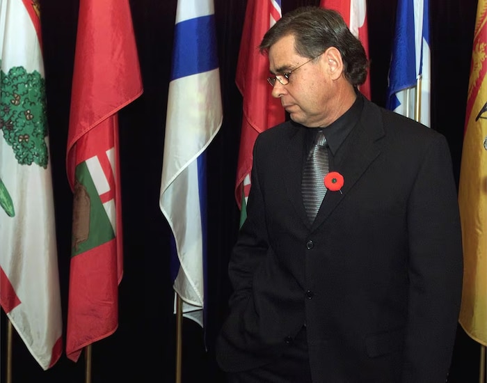 L'ancien ministre de l'Environnement de l'Alberta, Lorne Taylor, sur une photo d'archive datée du 28 octobre 2002.