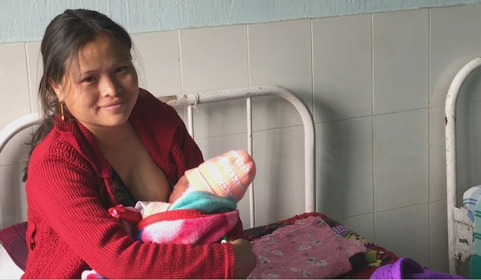 La petite Magdeline est venue au monde à la maternité de Cherrapunji, pour le plus grand bonheur de sa mère qui souhaitait une fille.