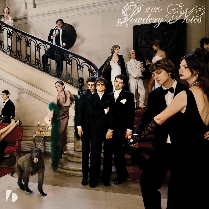 Pochette d'un album de musique où l'on voit plusieurs personnes lors d'une soirée.