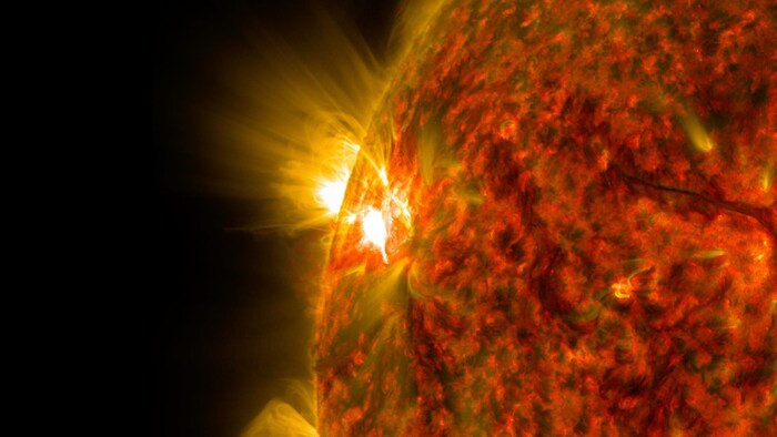 Une éruption solaire captée par le Solar Dynamics Observatory de la NASA le 5 novembre 2014.
