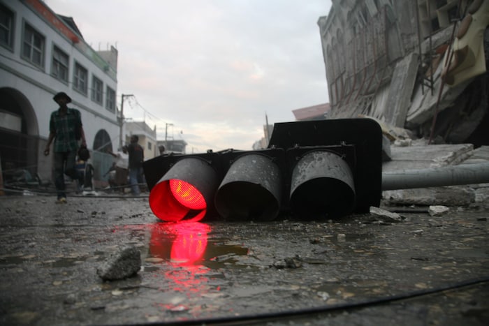 Le feu rouge est allumé.