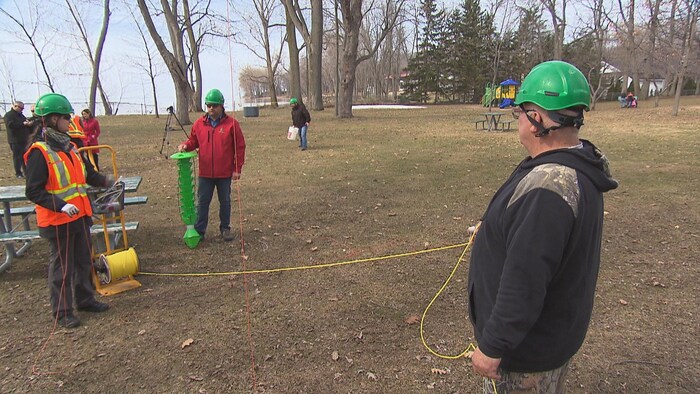 Travailleurs au parc Antoine-Gauthier.
