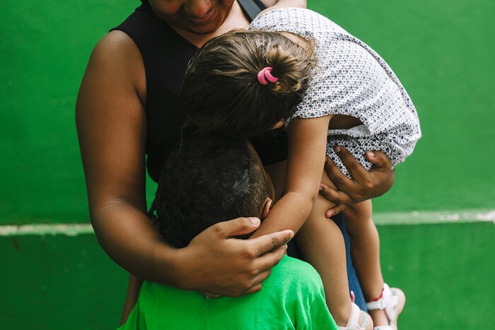  Une mère guatémaltèque et ses enfants dans un refuge pour réfugiés et demandeurs d'asile à Tapachula, dans le sud du Mexique. 