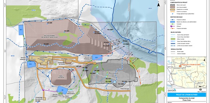 Carte du projet minier. La partie bleue en haut à droite représente l'esker. On voit qu'il est situé à 130 mètres de la mine et 40 mètres de l'aire d'accumulation des résidus miniers.