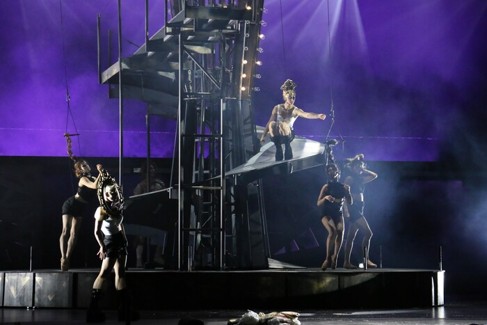 Un premier aperçu de Stone, du Cirque du Soleil | Radio-Canada