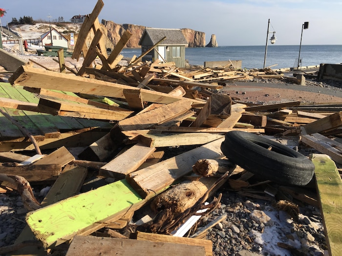 La promenade de Percé a de nouveau été frappée de plein fouet.