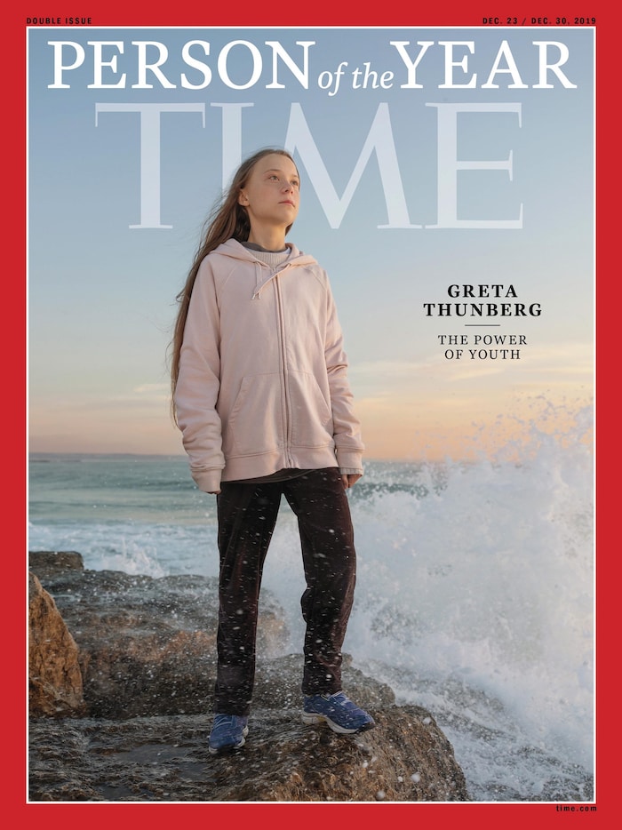 La une du Time où l'on voit Greta Thunberg debout sur un rocher près de la mer.