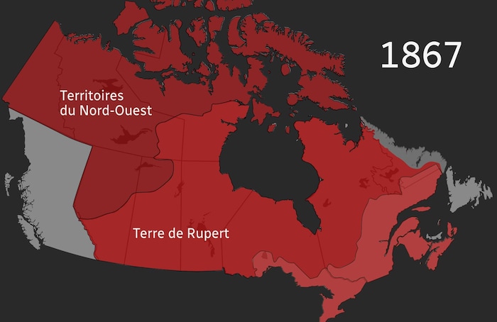 Sur une carte, le Dominion du Canada est représenté en rouge pâle, la Terre de Rupert en rouge et les Territoires du Nord-Ouest en rouge foncé. 