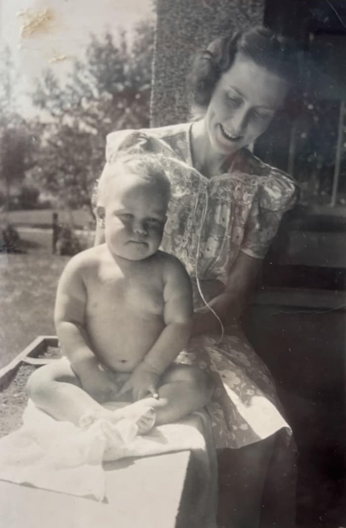 Ellen Rollin, grand-mère de Robert Saxton, et son fils Rick né le 09-14-1939 à Washington DC. 