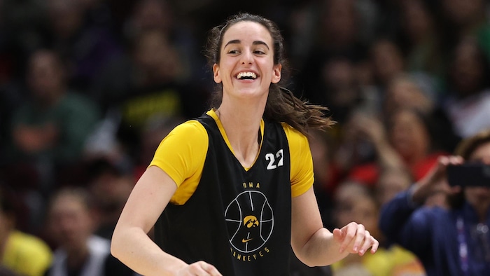 Caitlin Clark voulait jouer en équipe, elle aura transcendé le basketball  féminin | Radio-Canada