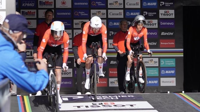 Ils prennent le départ de la course.