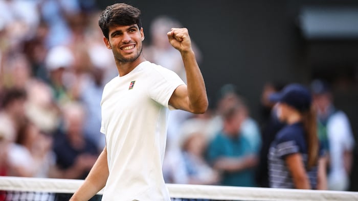 Carlos Alcaraz poursuit sa route à Wimbledon | Radio-Canada