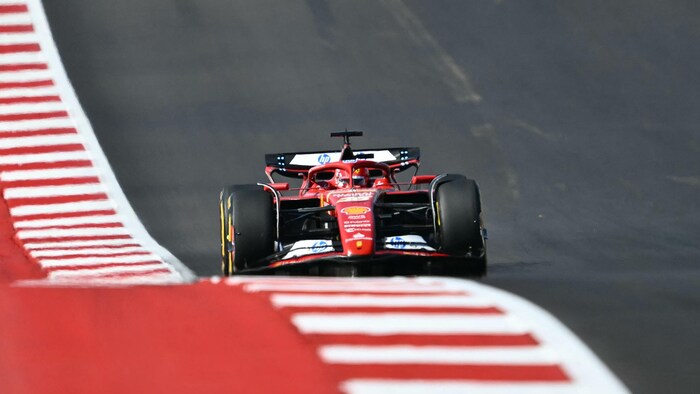 Le pilote roule près des vibreurs.