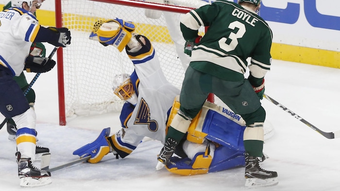 Edmundson fait office de héros inhabituel dans le gain de 2-1 des Blues ...
