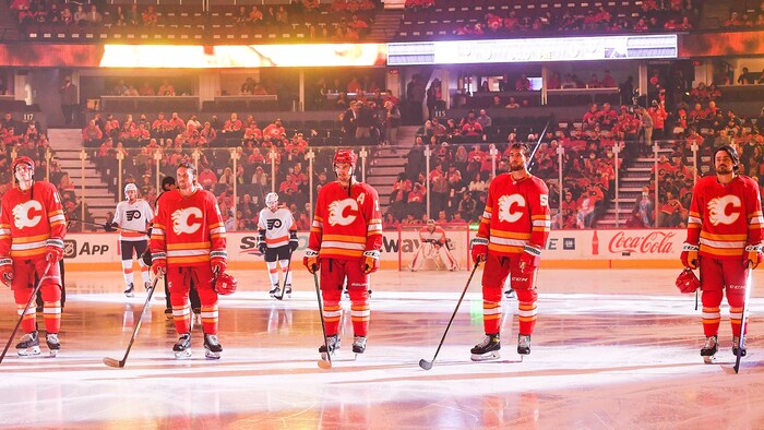 Flames Gc Un début de saison du tonnerre pour les Flames | Radio-Canada