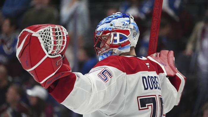 Un gardien de but du Canadien de Montréal célèbre.
