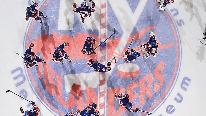 Les Islanders rentrent au bercail | Radio-Canada