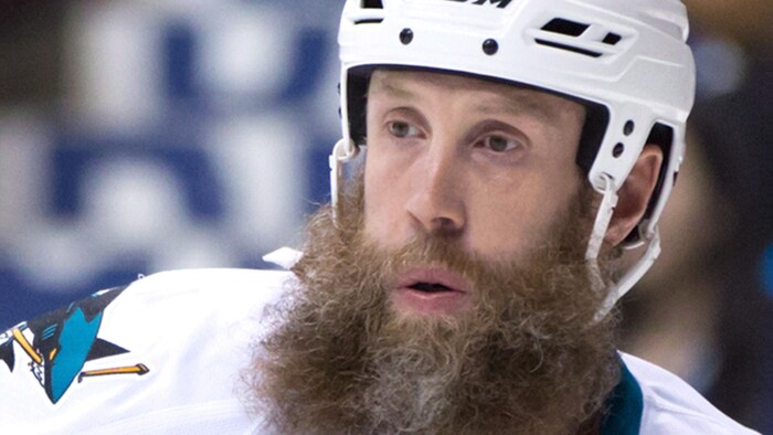 Joe Thornton opéré au genou | Radio-Canada