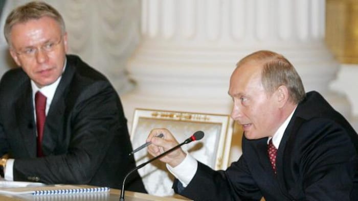Poutine avec son ministre des sports Viacheslav Fetisov