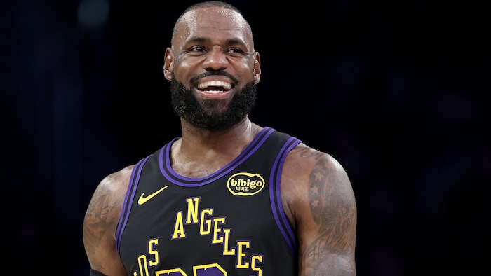 LeBron James amorce sa 23e saison, un record de la NBA | Radio-Canada