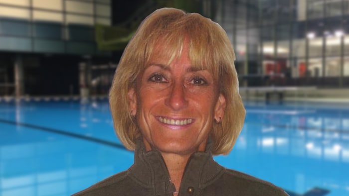 Leslie Sproule, entraîneuse-chef, équipe nationale, Natation Artistique Canada (2017-2018).