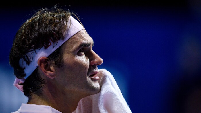 Federer Opéré Au Genou, Retour Annoncé Sur Gazon | Radio-Canada