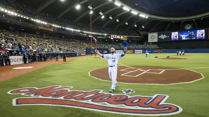 Russell Martin bids farewell to Blue Jays fans after retiring in May