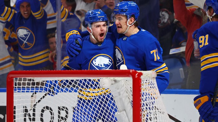 Des joueurs de hockey