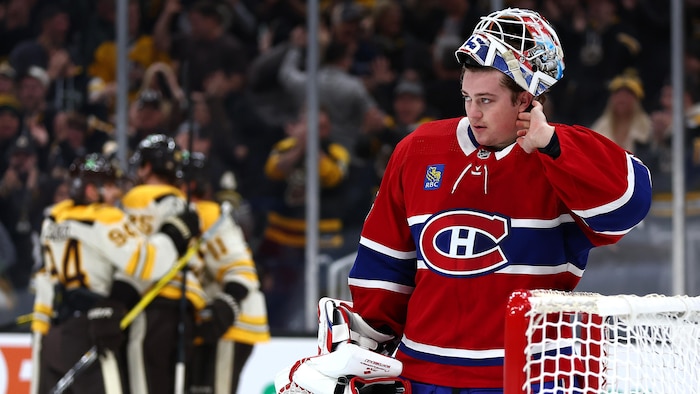 Un gardien de hockey