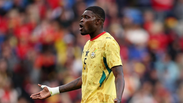 Un joueur de soccer.