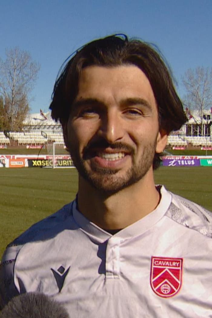 Marco Carducci lors d'une entrevue sur le terrain.