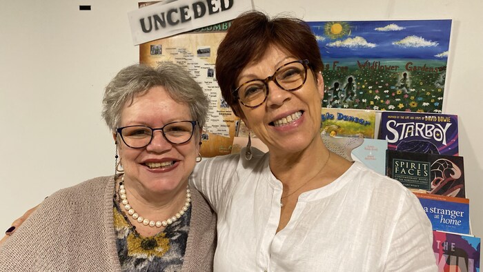 Vicky Albarracín, à droite, et sa collègue et amie María Helena Morales. Tous deux sont des animateurs du groupe Alelís à Vancouver. 
