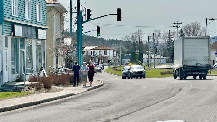 Les lieux de l'attaque au camion-bélier, un peu plus de deux ans plus tard, au centre-ville d'Amqui.