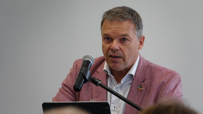 Martin Pelletier, lors d'une conférence de presse