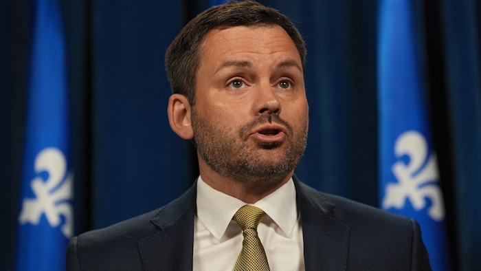 Le chef péquiste s'adresse aux journalistes le 2 juin 2026.