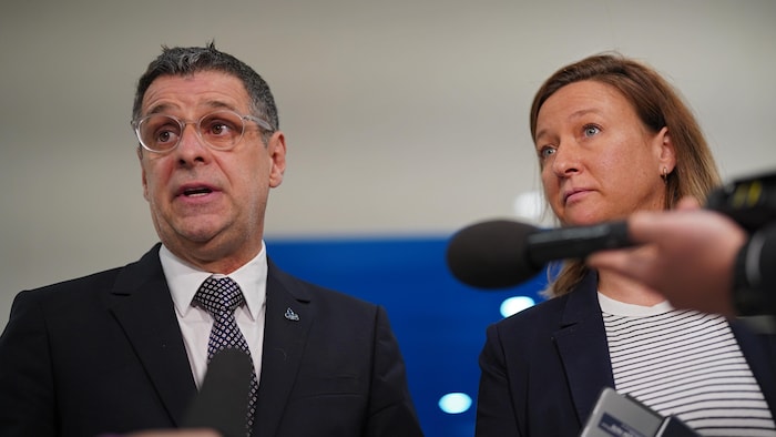 Éric Duhaime et Maïté Blanchette Vézina en point de presse.