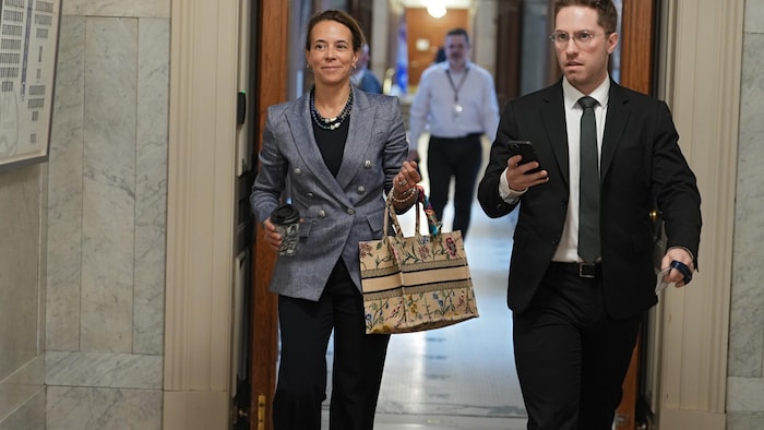 France-Élaine Duranceau arrive à la période de questions le 28 mai 2026.