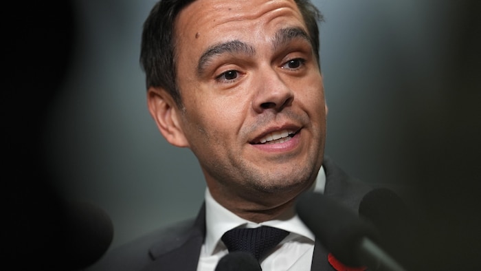 Charles Milliard en mêlée de presse.