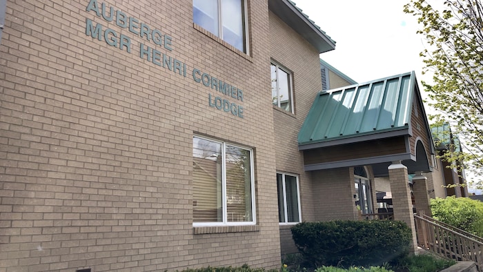 Les Arbres de l'Espoir remettent 8 500 $ au SACC | Le Charlevoisien