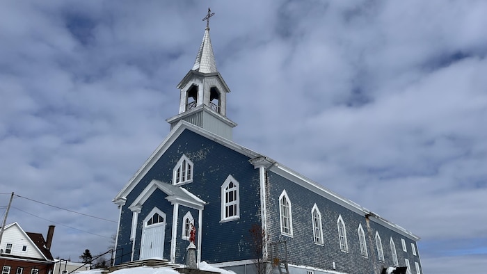 L'église du village de Saint-Médard, dans la MRC des Basques.
