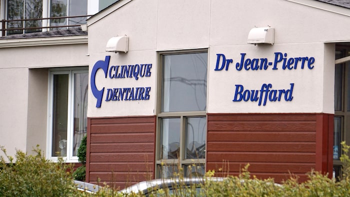 The facade of the Bouffard dental clinic in Matane.