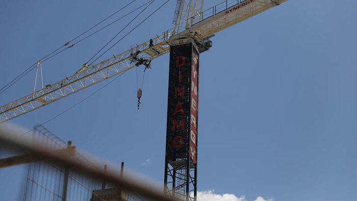 Une grue sur un chantier de la ville de Québec.